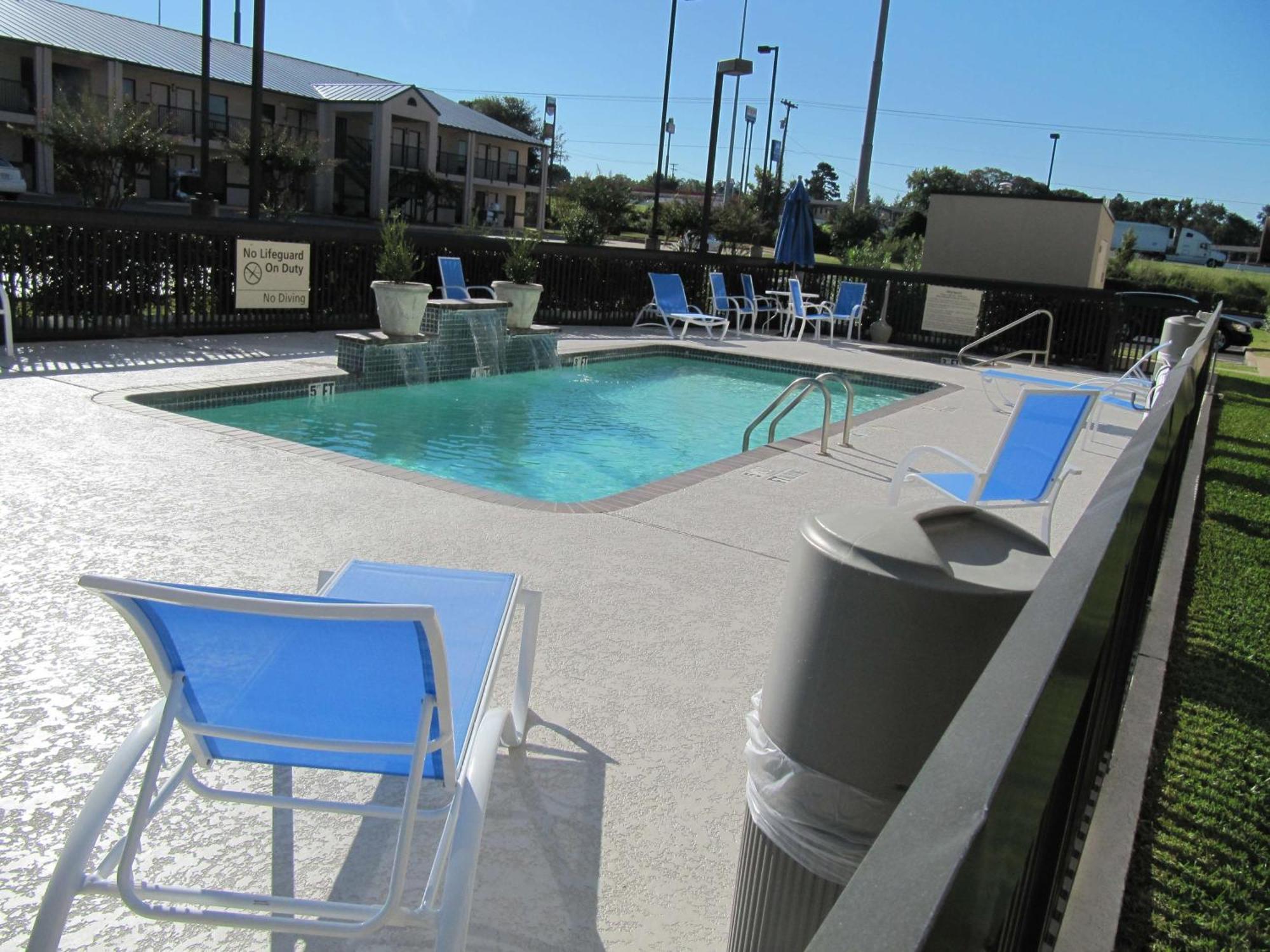 Hampton Inn Lindale/Tyler Экстерьер фото